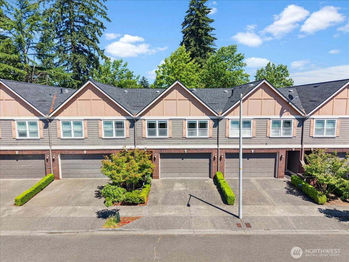 211 SE 198th Place — photo