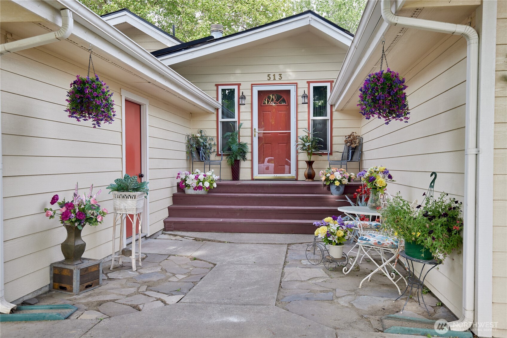 513 SE Highland Park Drive — photo