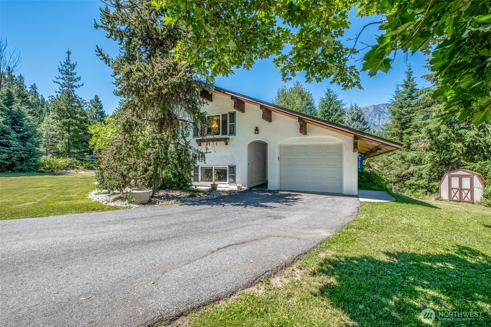 9724 Dye Road — photo