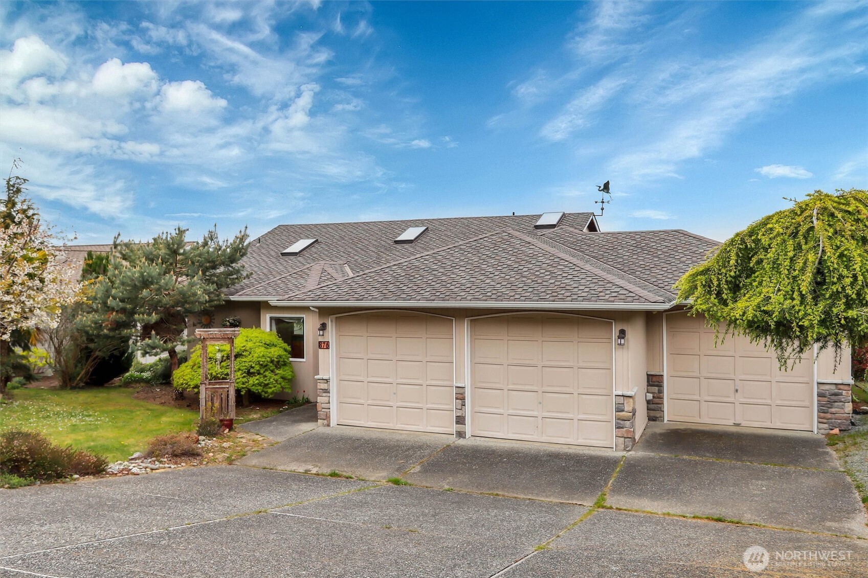 876 Rocky Point Drive — photo