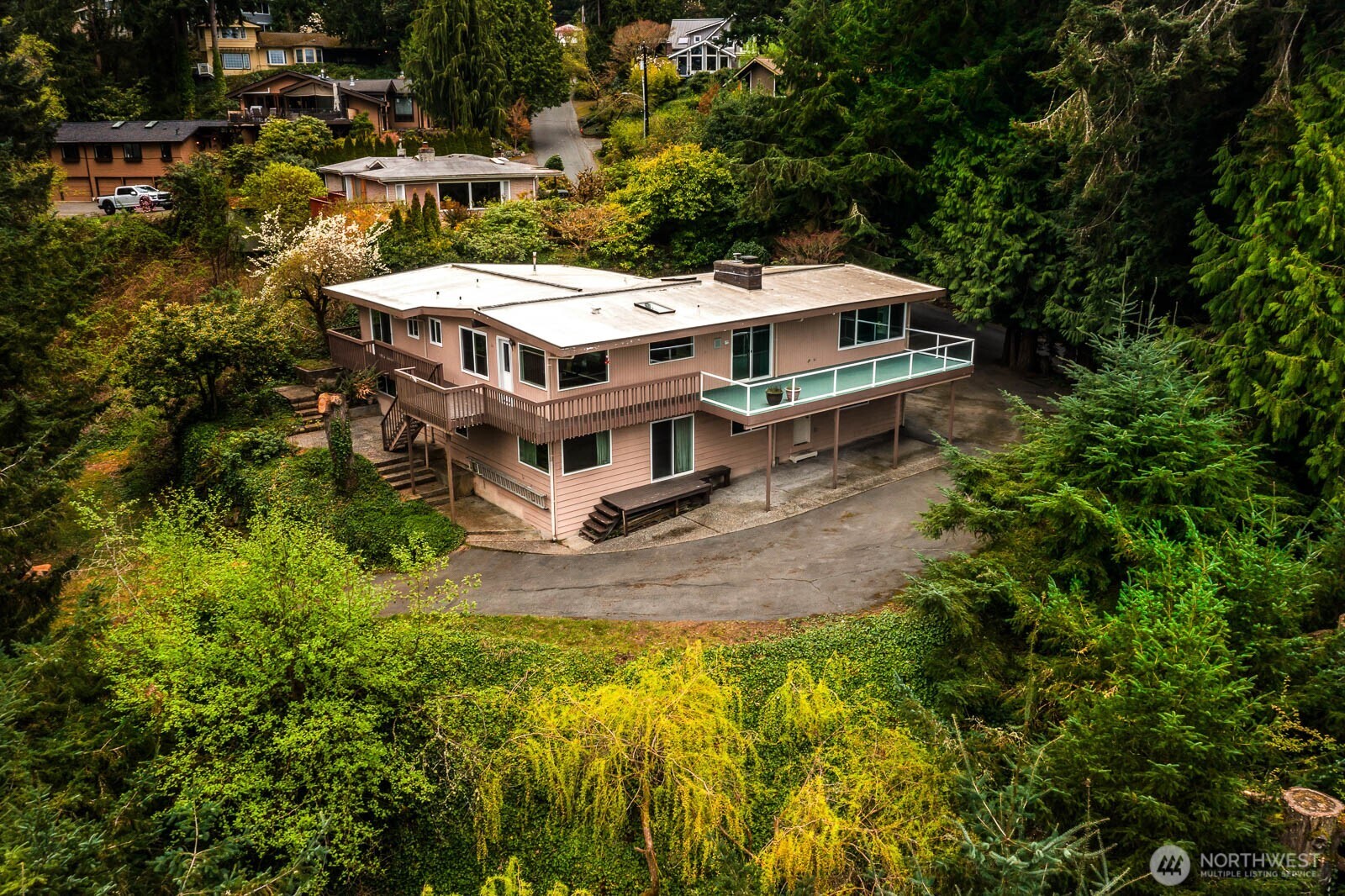7413 Soundview Drive — photo