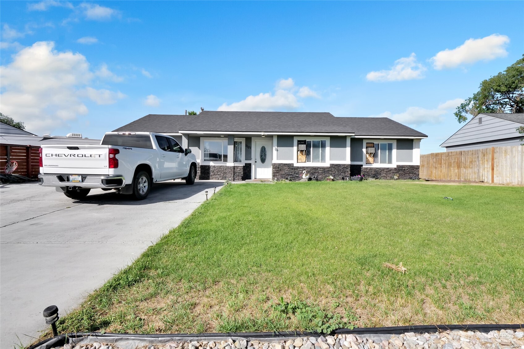 1101 Arnold Drive — photo