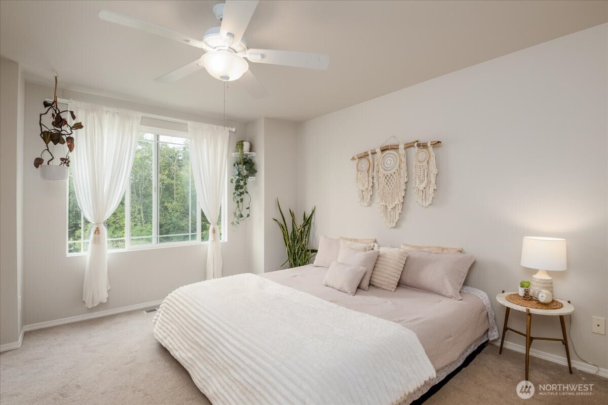 10410 Holly Drive #E, Everett, WA 98204 — photo 2