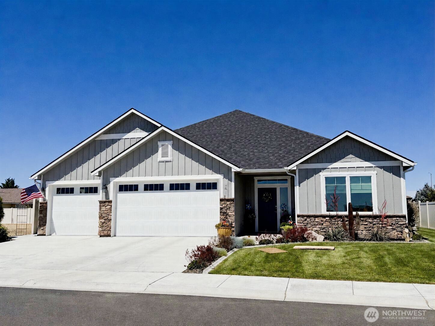 912 S M Loop Drive SW — photo