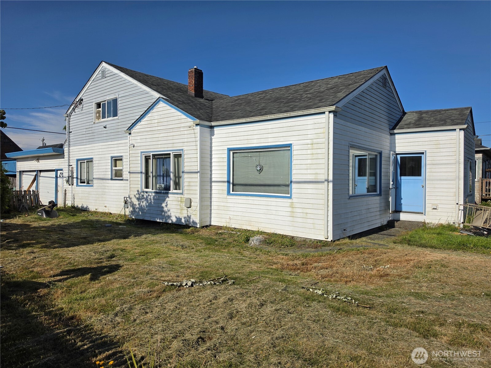 1518 W 1st Street — photo