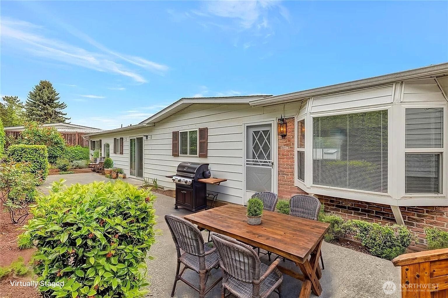17044 Woodcrest Drive NE — photo