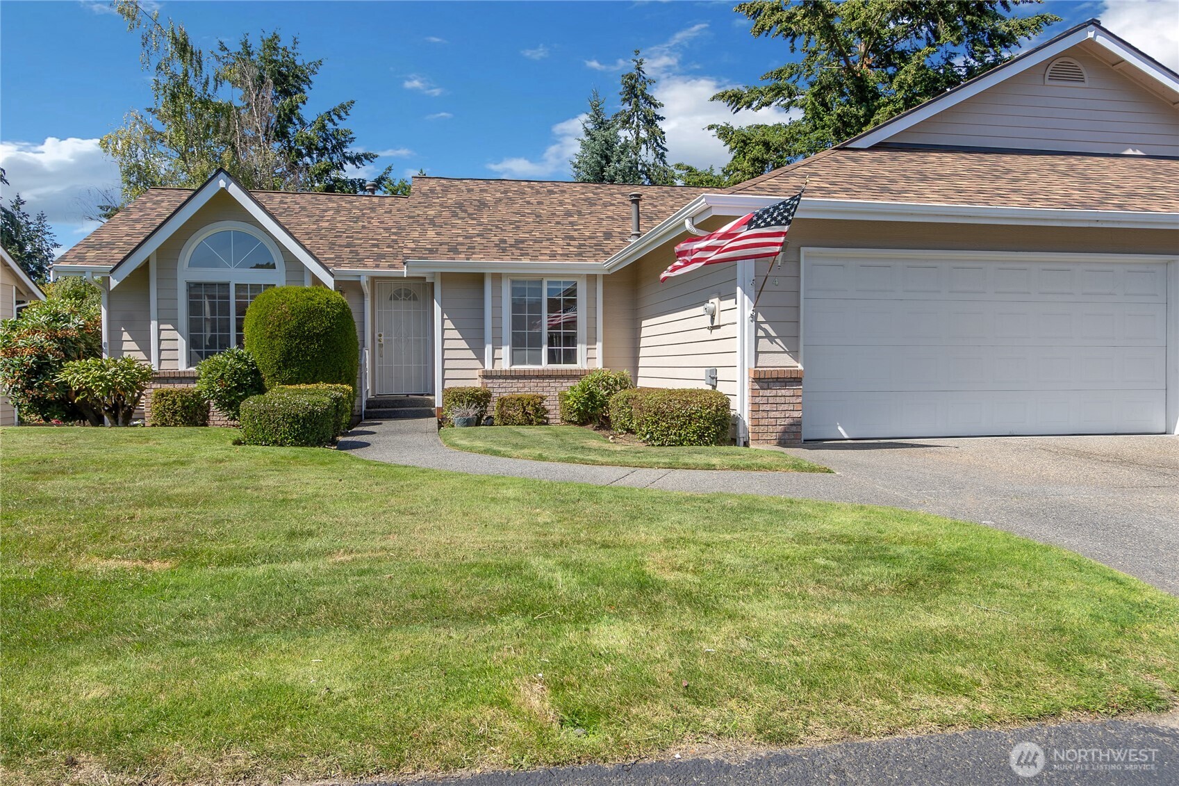 4 Lakewood Oaks Drive — photo