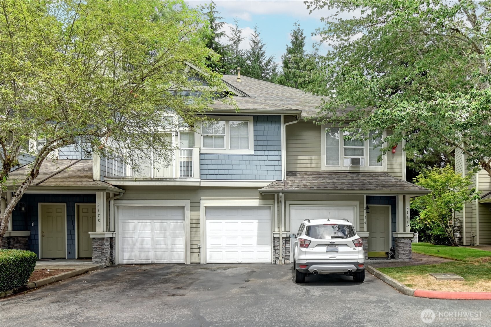 2174 Newport Way NW #4-6 — photo