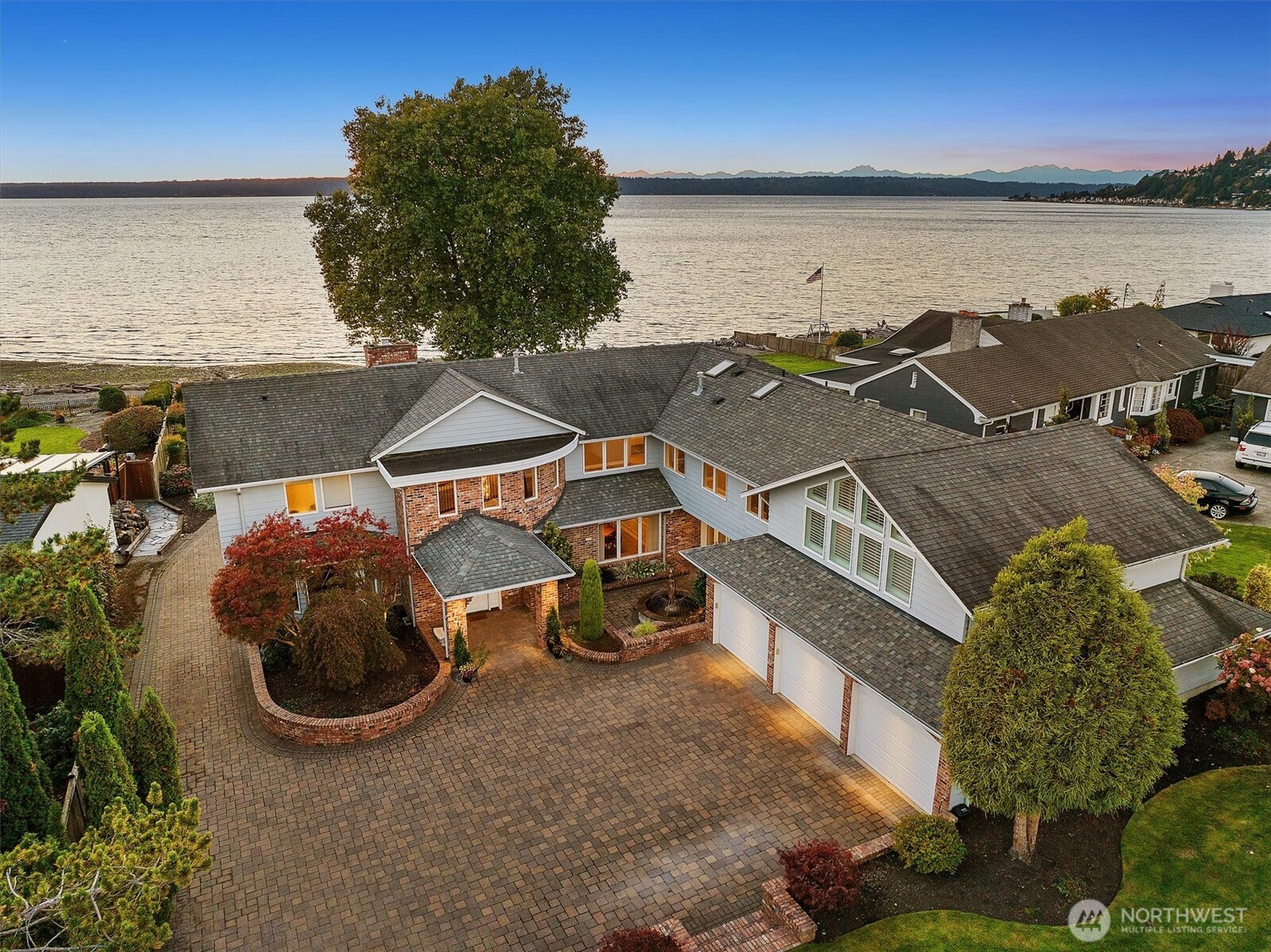 18141 Normandy Terrace SW — photo