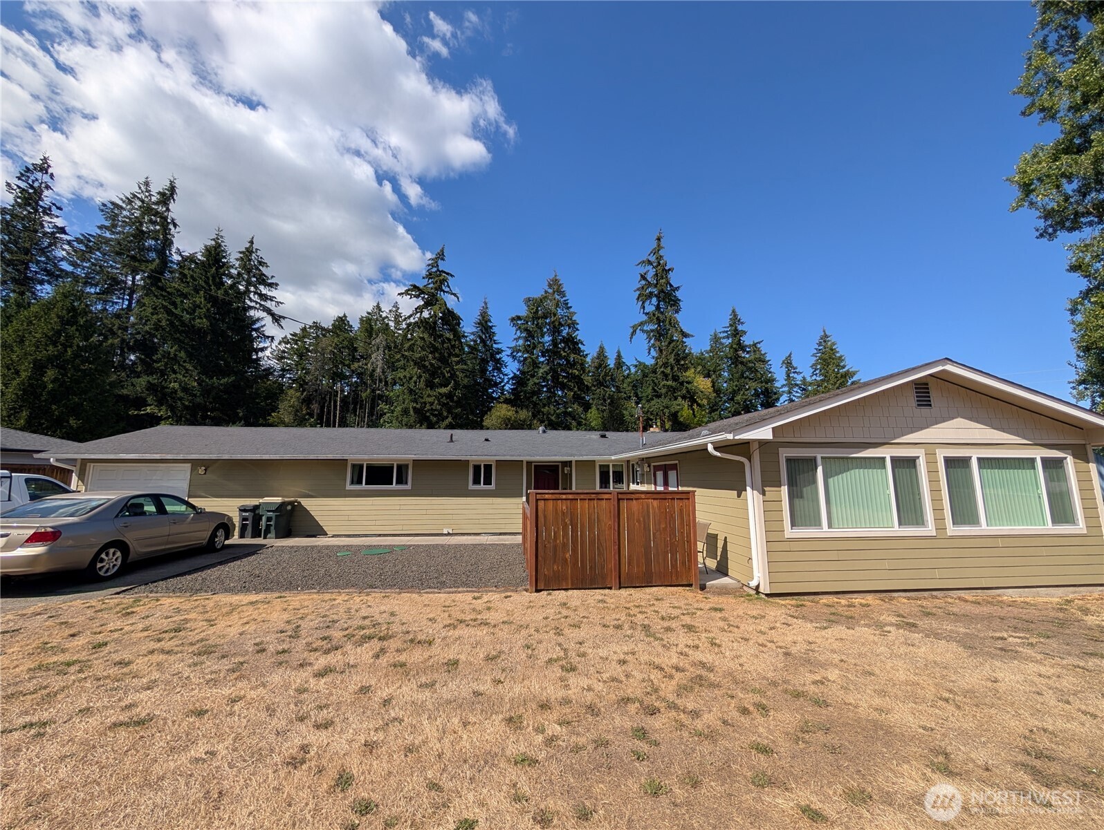 9428 Pacific Avenue SE — photo