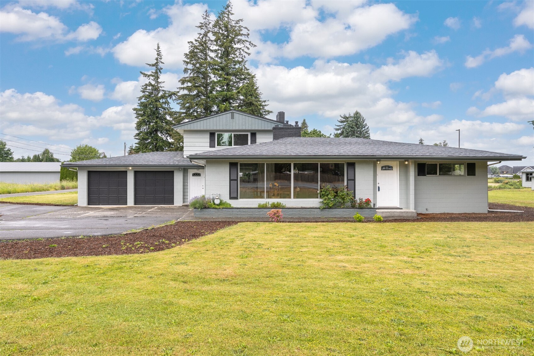 108 W Bartlett Road — photo
