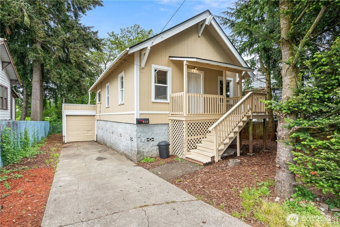 509 Yew Street — photo