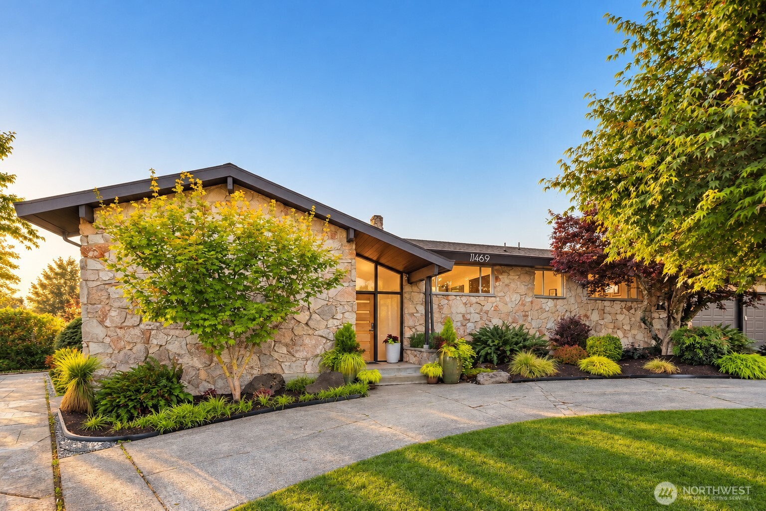 11469 Marine View Drive SW — photo
