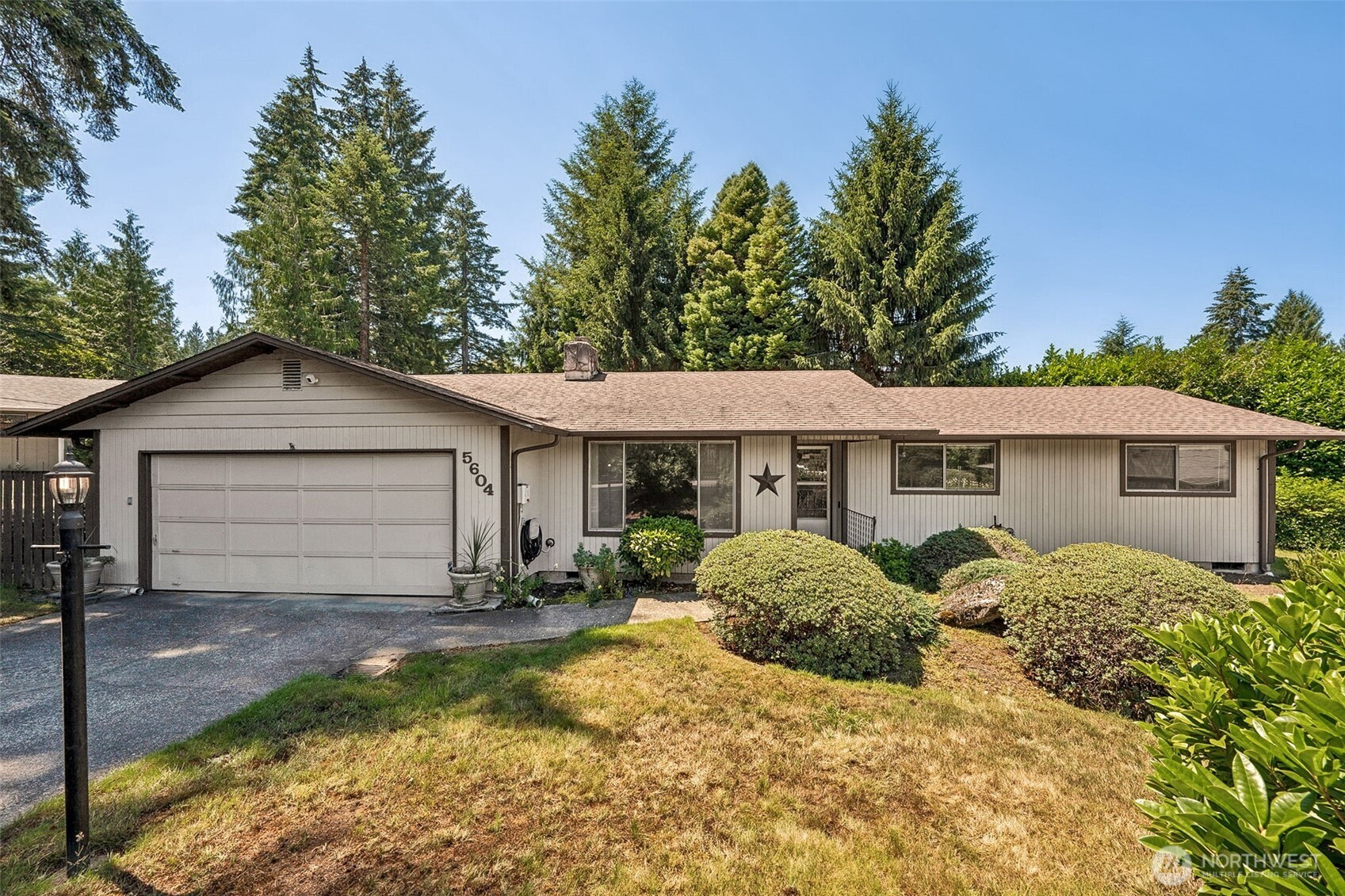 5604 18th Court NE — photo