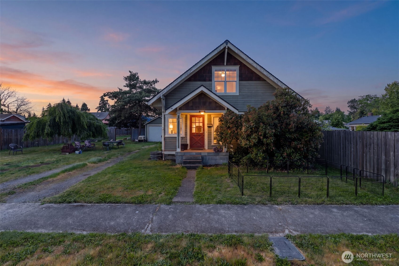 1208 W Pear Street — photo
