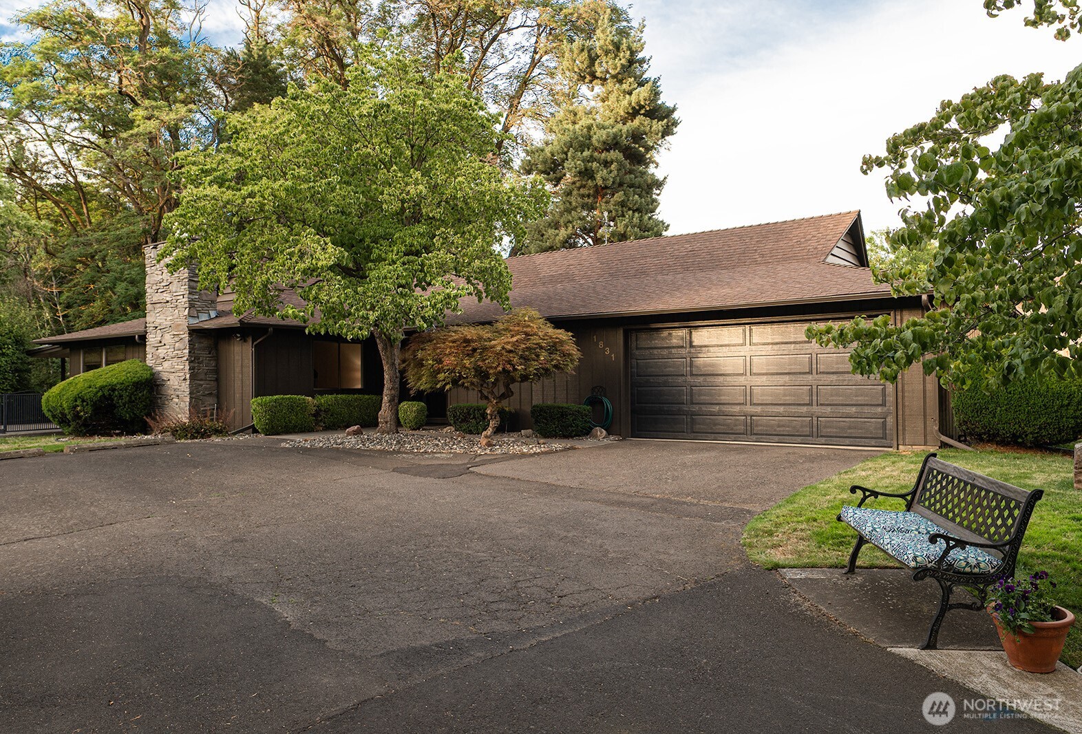 1831 Rustic Place — photo