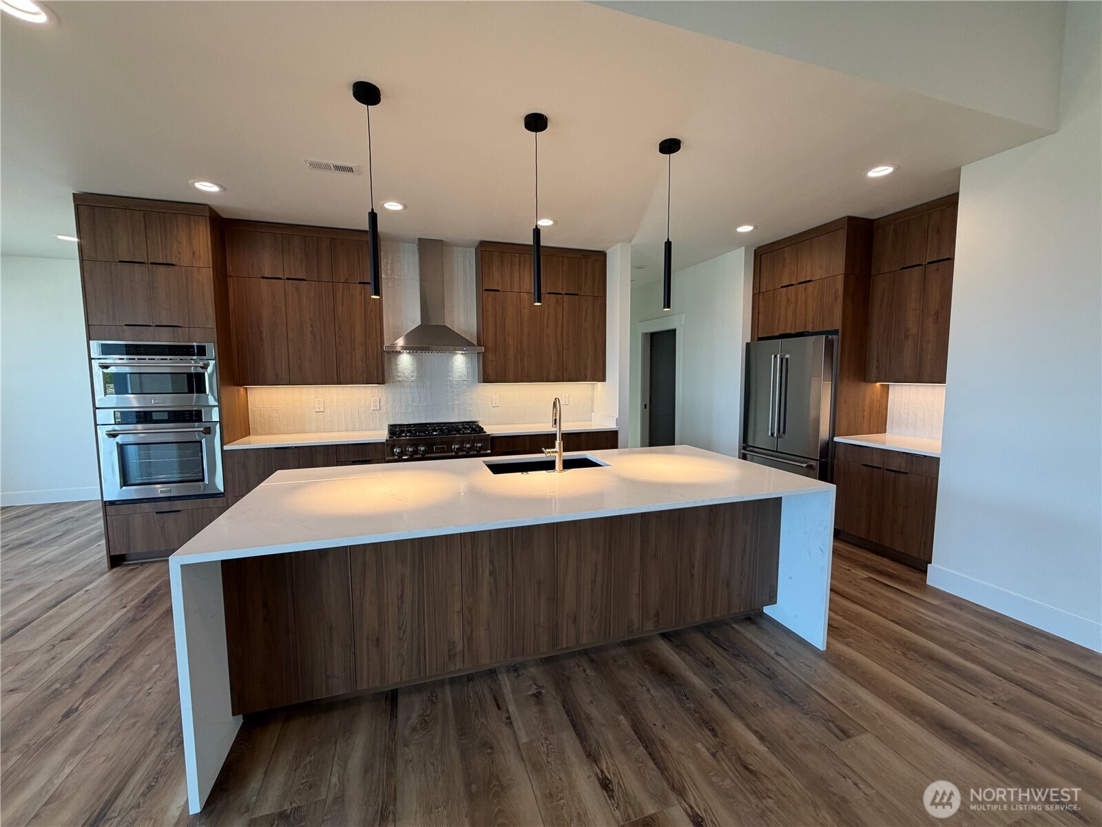 21 Loretta Lane — photo