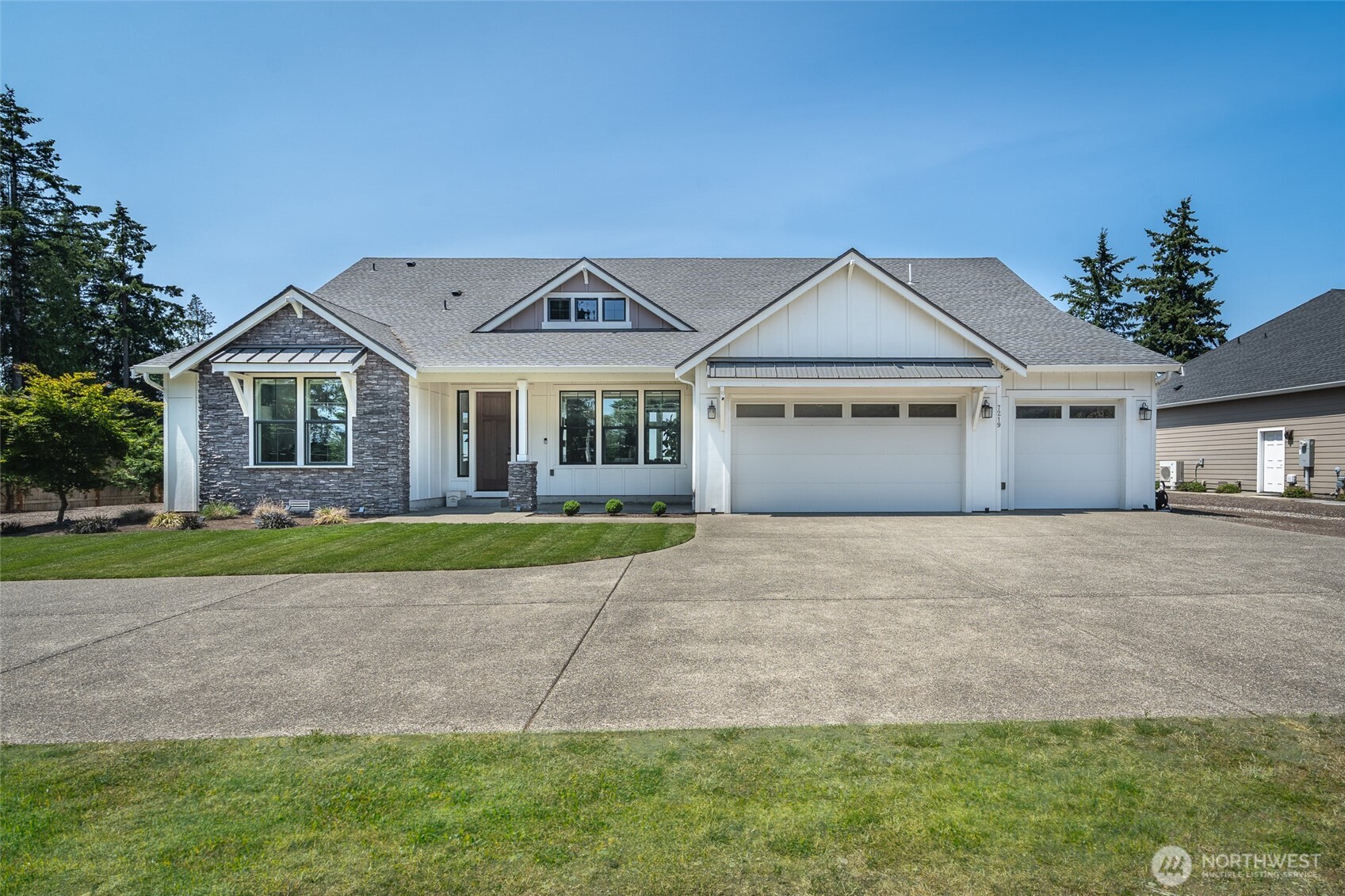 7219 Myers Road E — photo