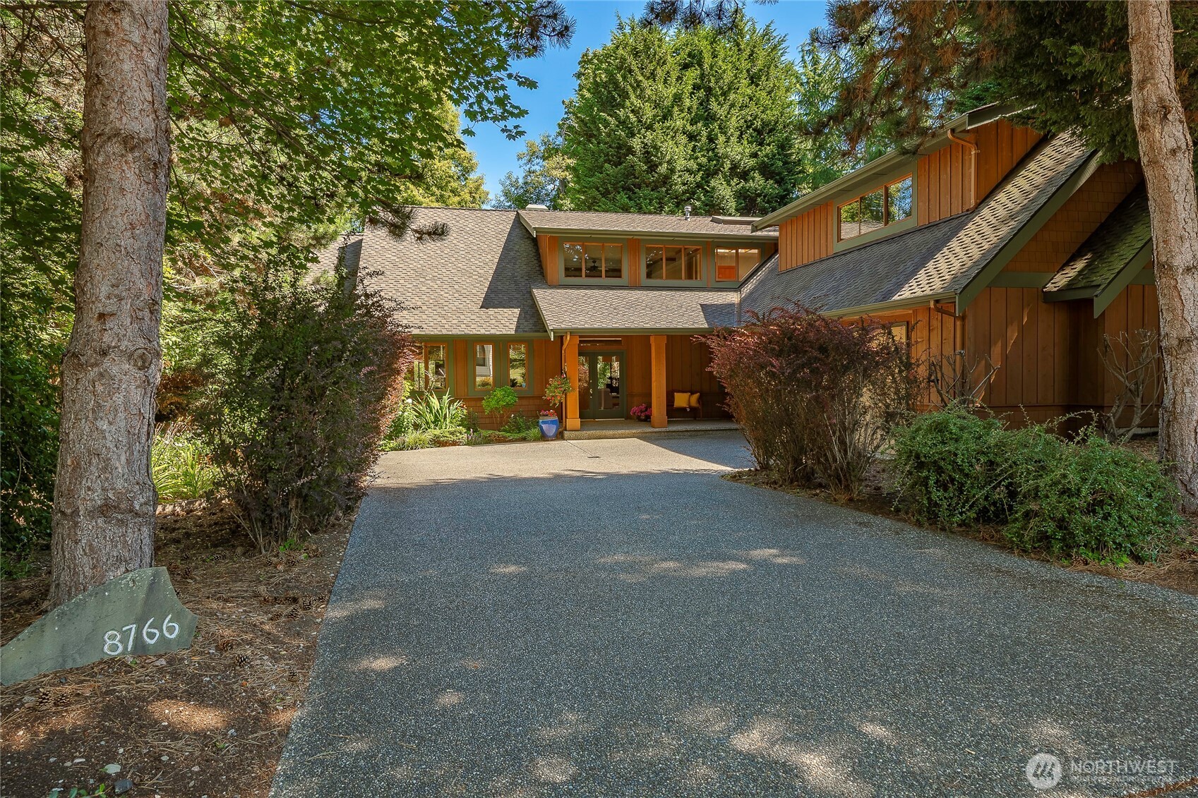 8766 Wood Duck Way — photo