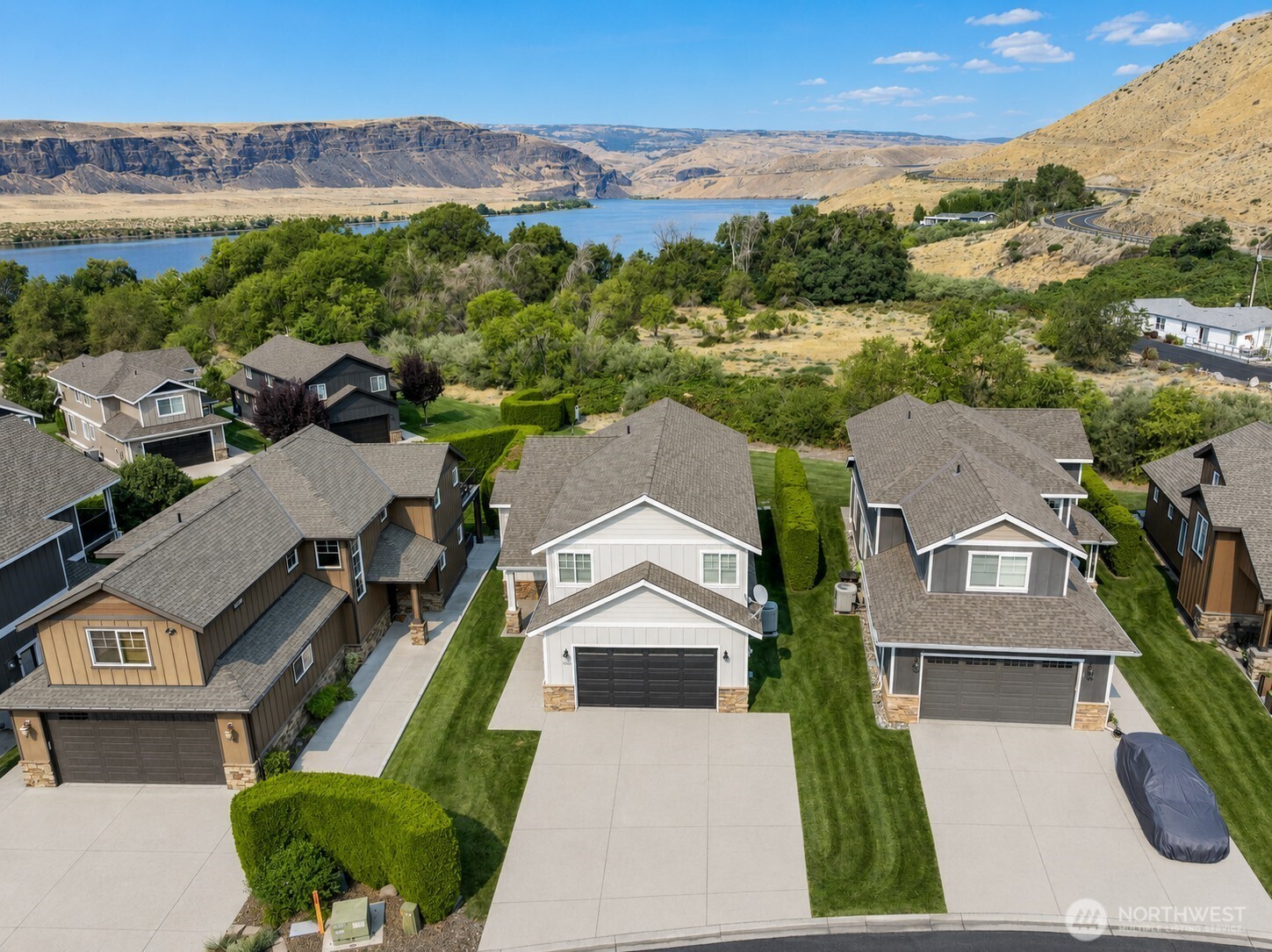 9434 Yakima Lane NW — photo