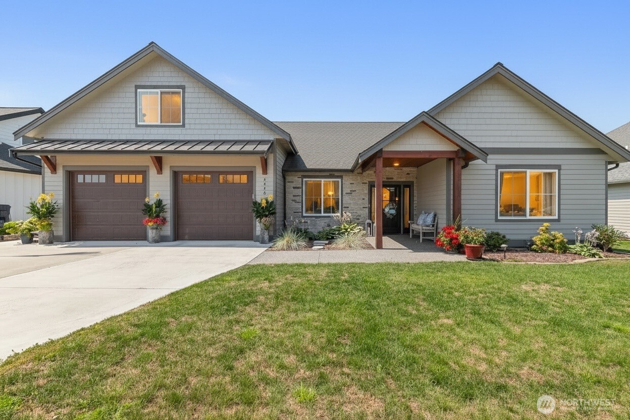 2240 Berryman Loop — photo