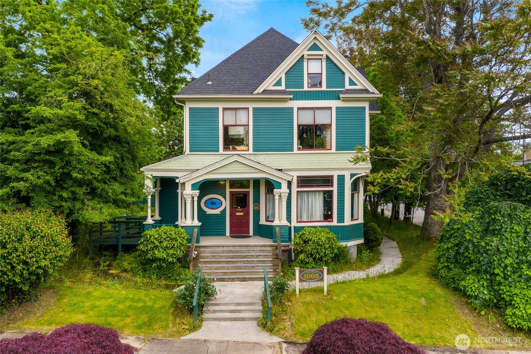 1005 Olympia Avenue NE — photo