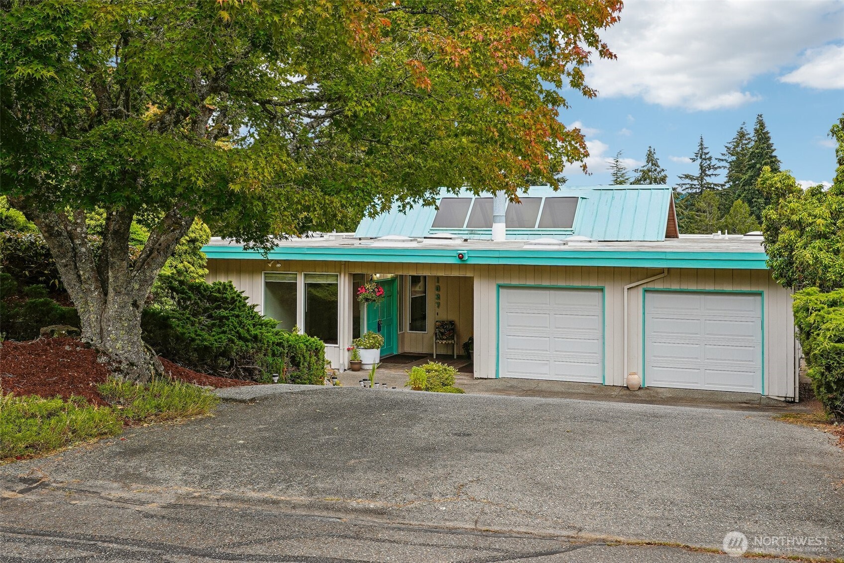 1027 Crestwood Lane — photo