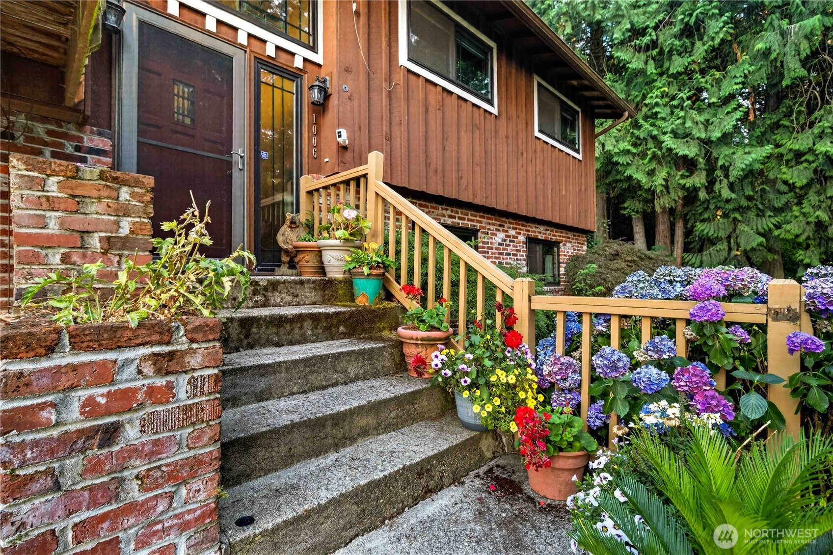 1006 Sandy Bend Road, Castle Rock, WA 98611 — photo 2