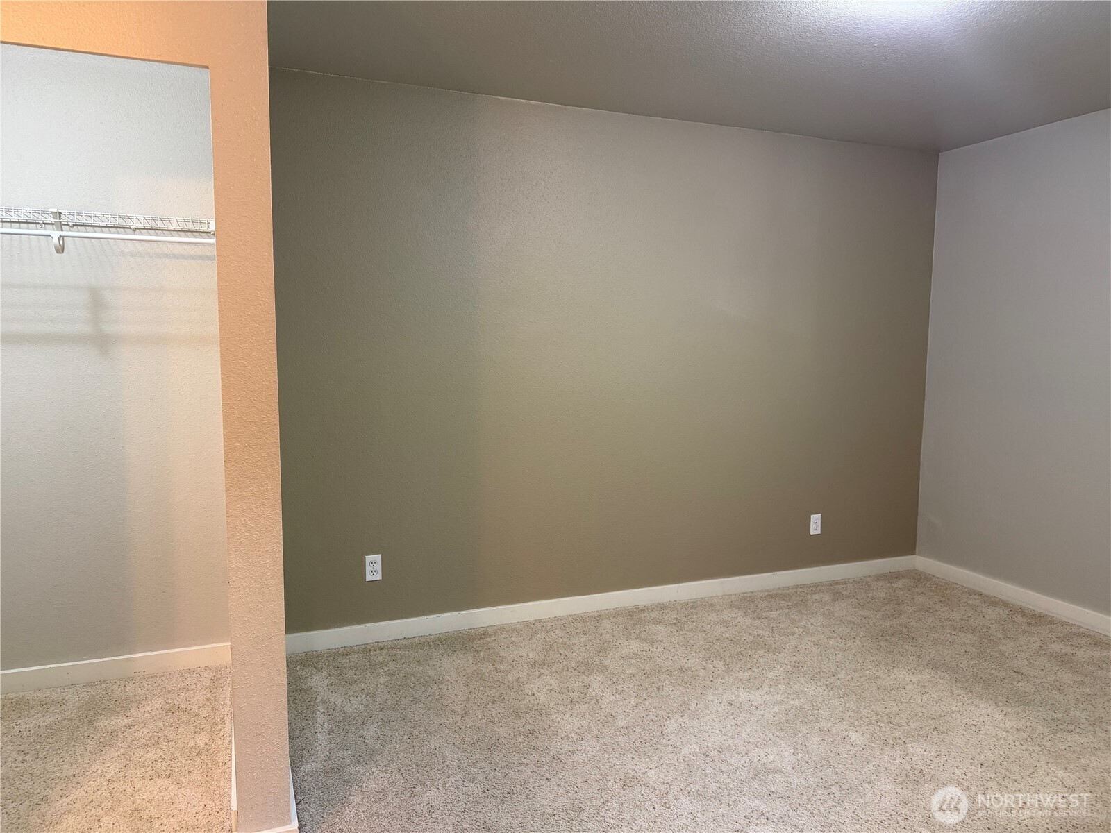 9805 Avondale Rd NE #M-240 — photo