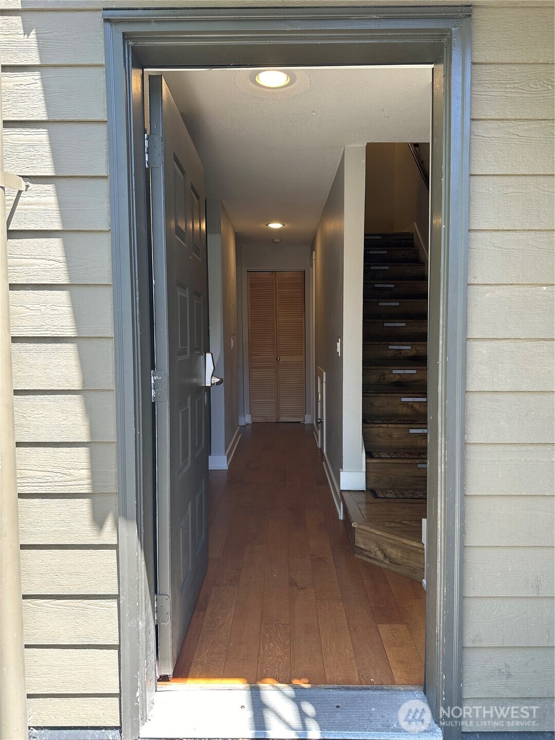 Home in Redmond, WA 98052 — photo 2