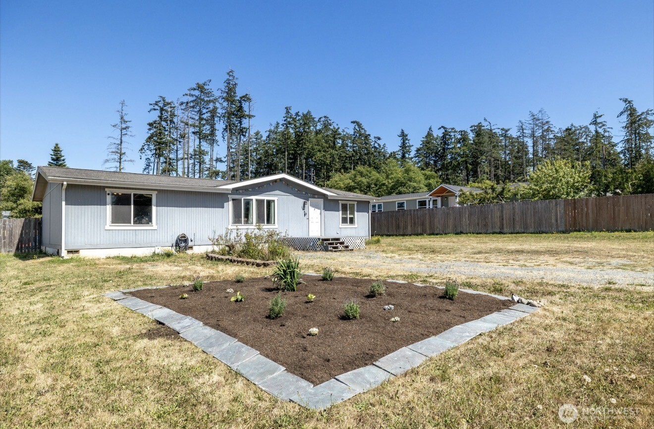 1060 Sidney Street — photo