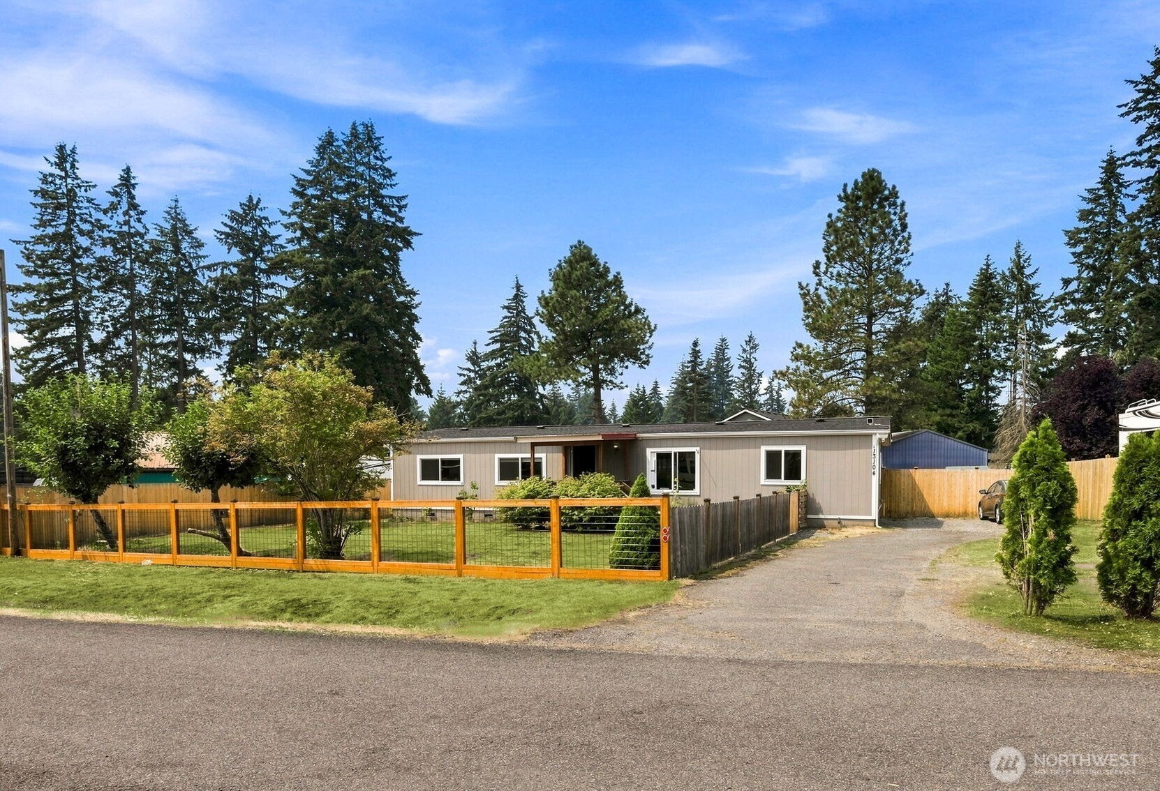 13104 Ridge Circle E — photo