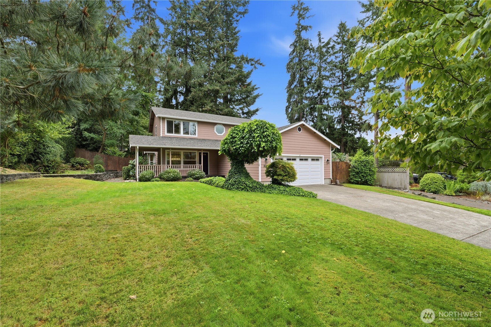 528 Seahawk Street SE — photo