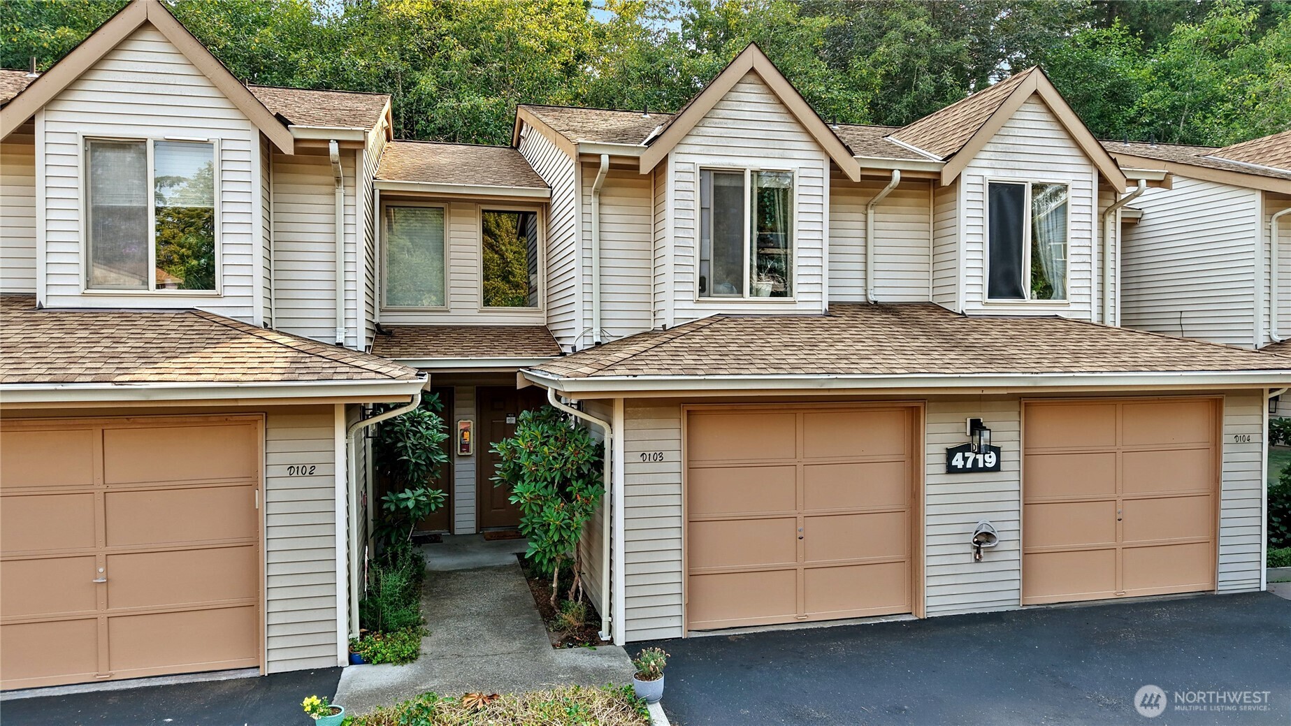 4719 NW Walgren Drive #D-103 — photo