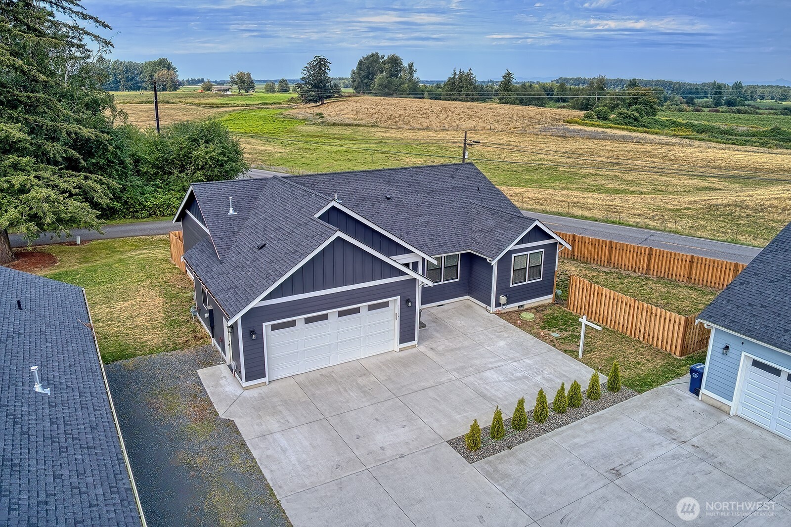 1112 Falcon Court — photo