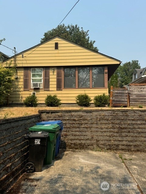 3210 S Washington Street — photo