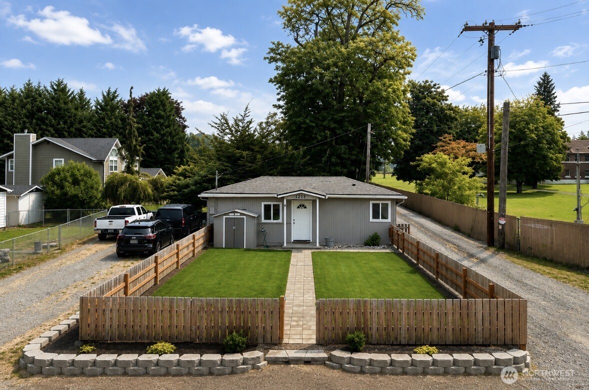 1217 Orting Kapowsin Highway E — photo