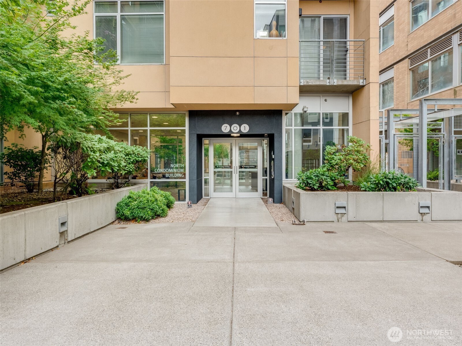 701 Columbia Street #414 — photo