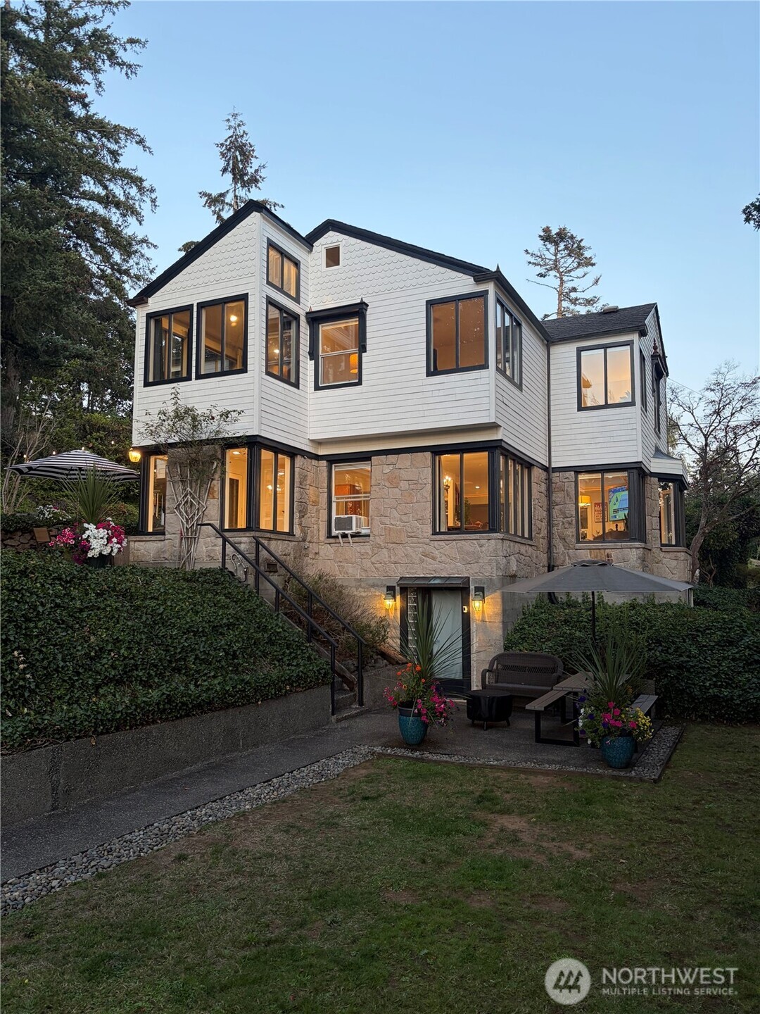 177 NE Fair Oaks Terrace — photo