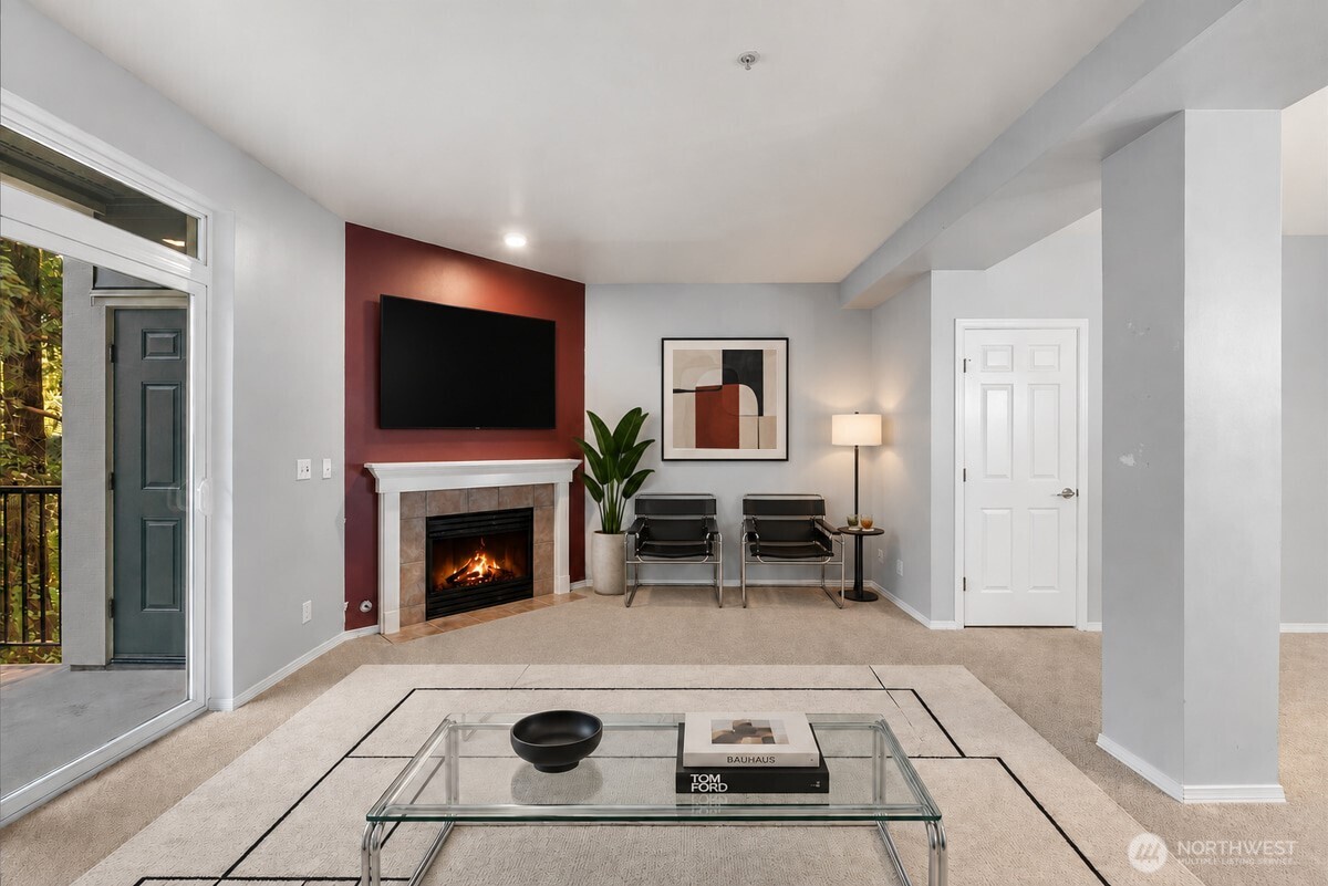 Home in Kenmore, WA 98028 — photo 2
