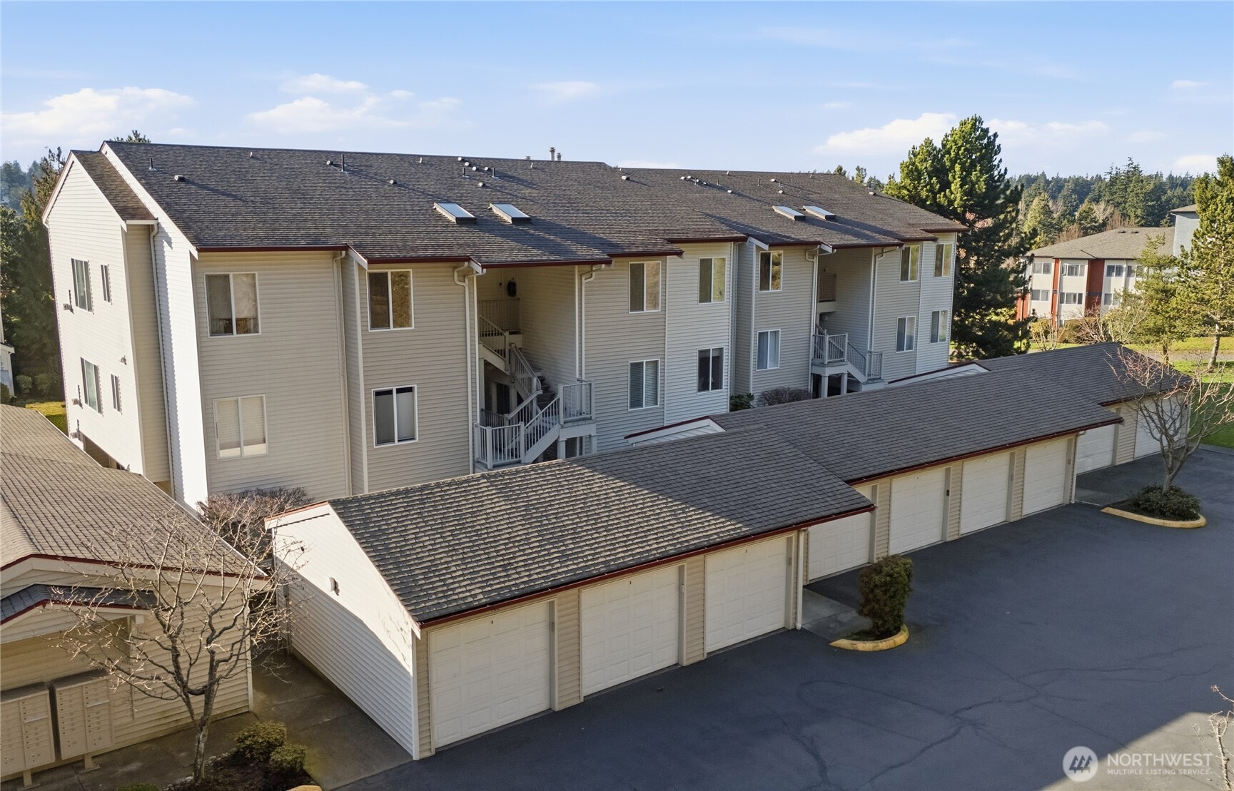 23007 Lakeview Drive #a303 — photo