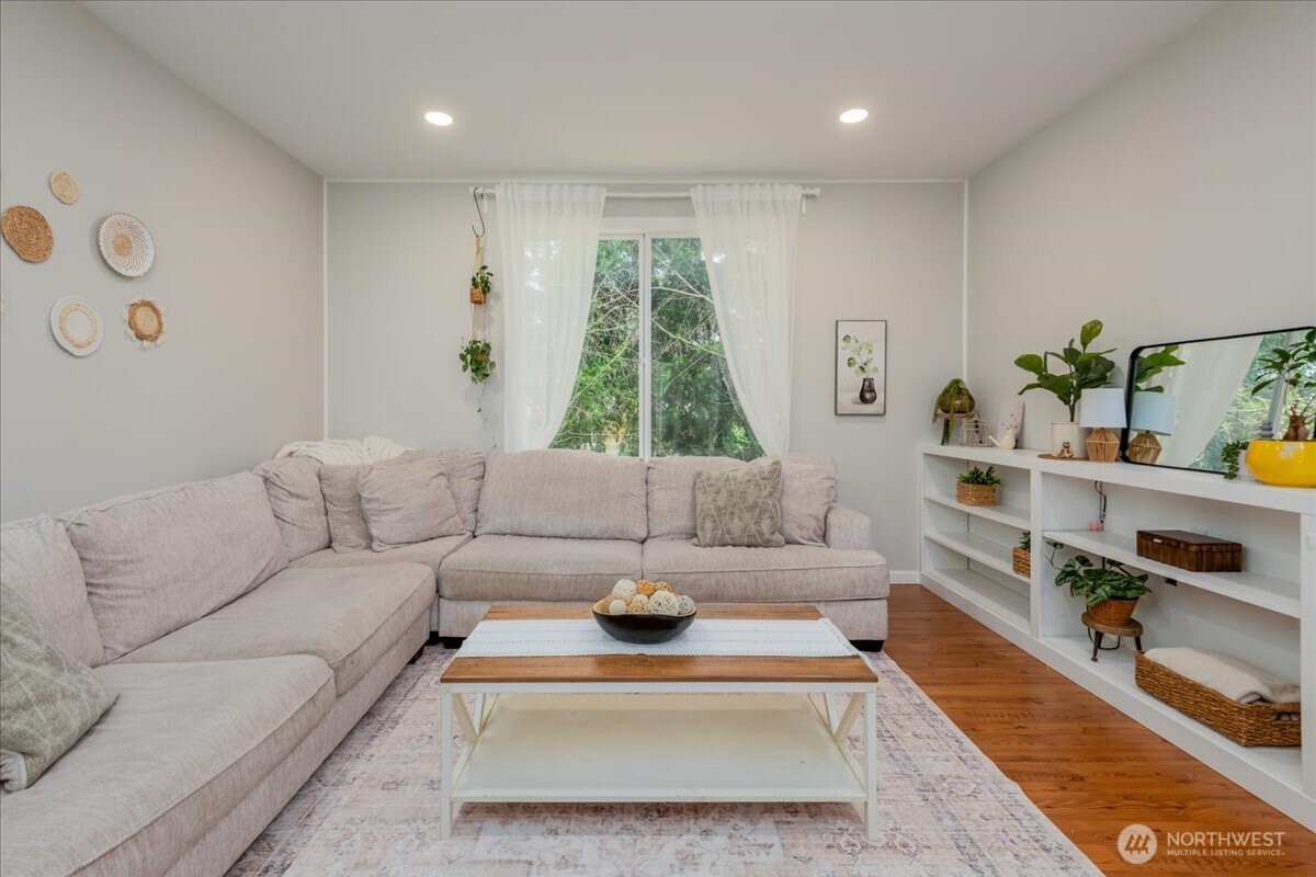 10410 Holly Drive #E — photo
