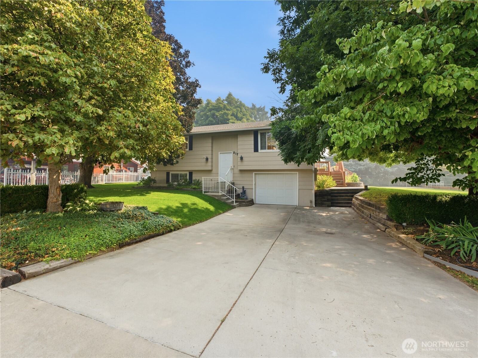 217 Ridgemont Drive, East Wenatchee, WA 98802 — photo 2