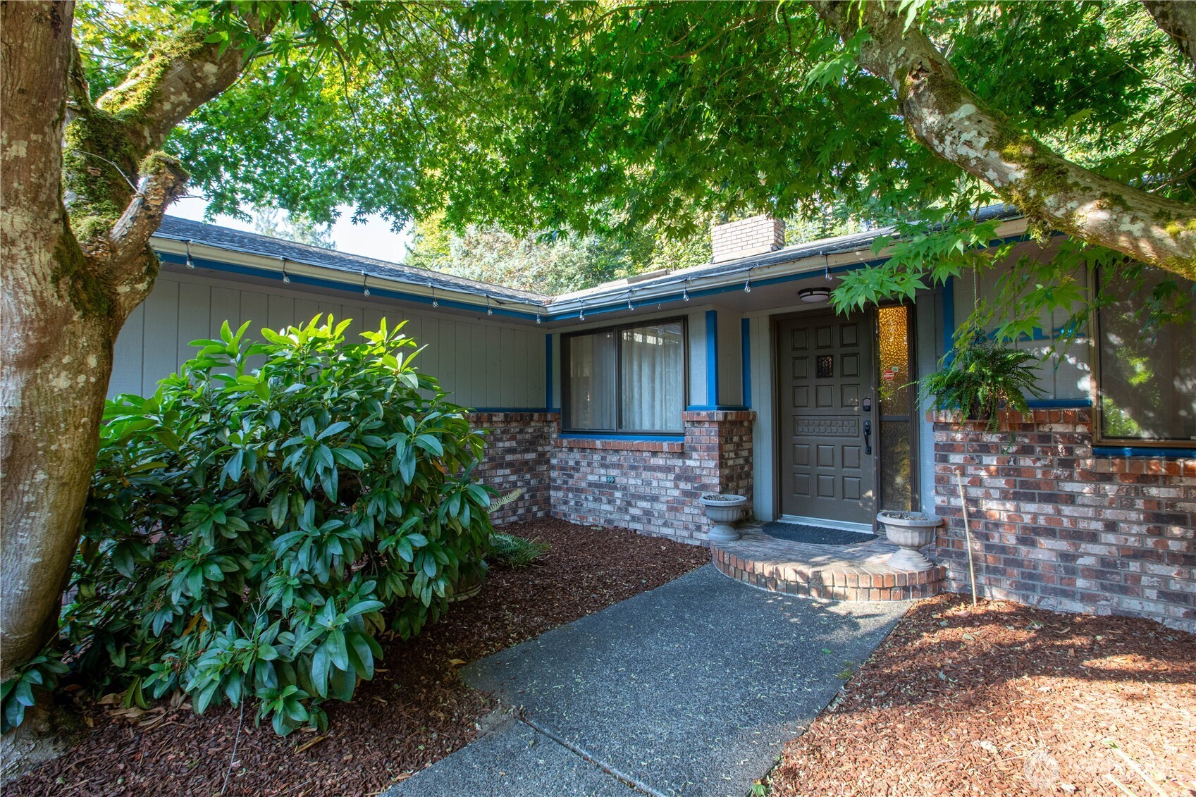 6411 Sierra Drive SE — photo