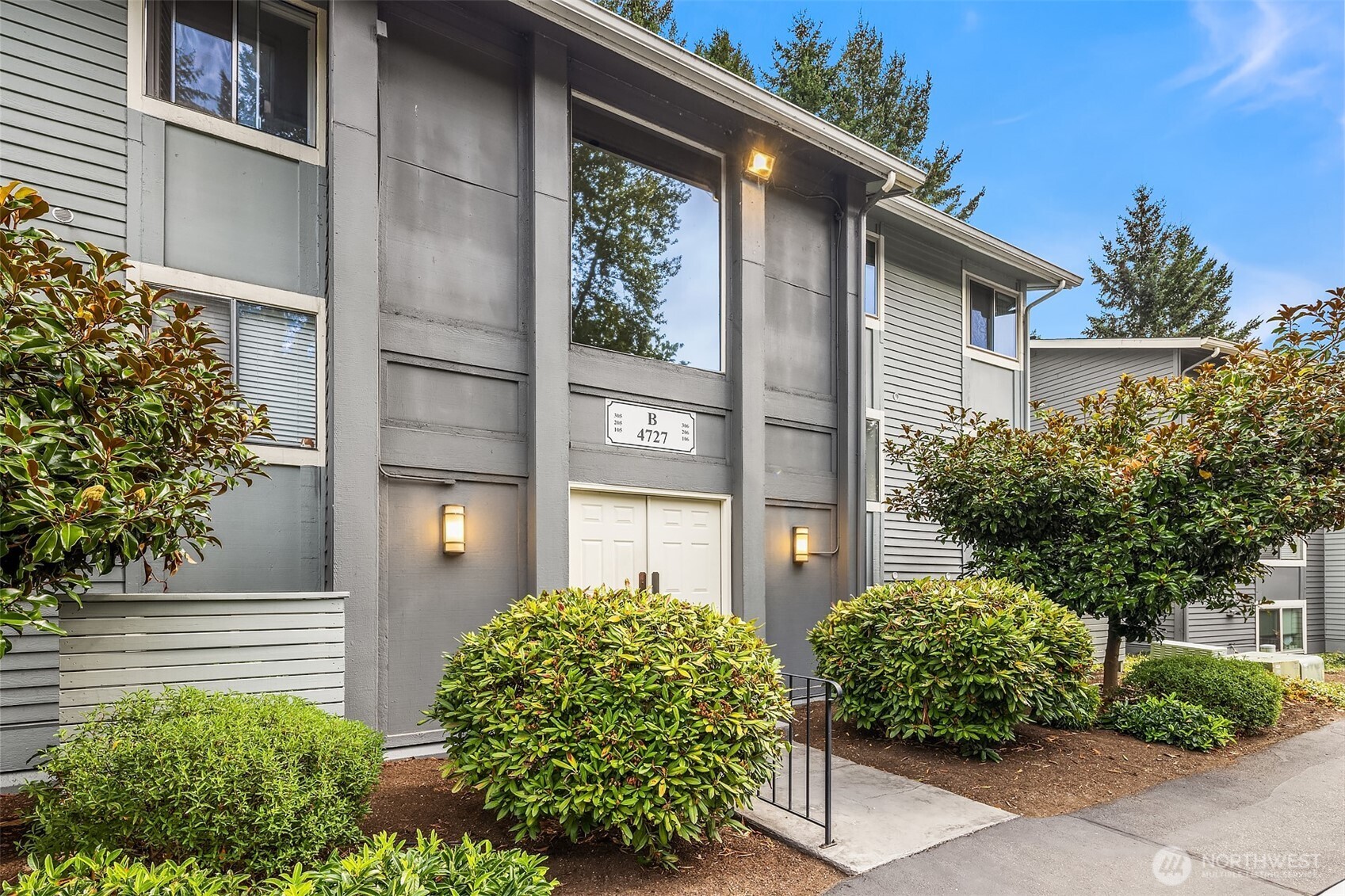 4727 W Lake Sammamish Parkway SE #B206 — photo