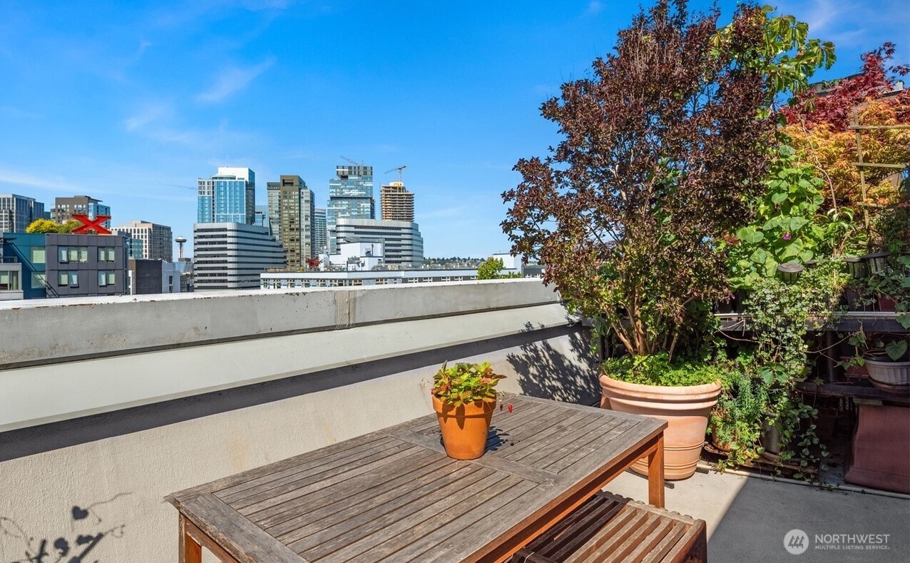 417 E Pine Street #211 — photo