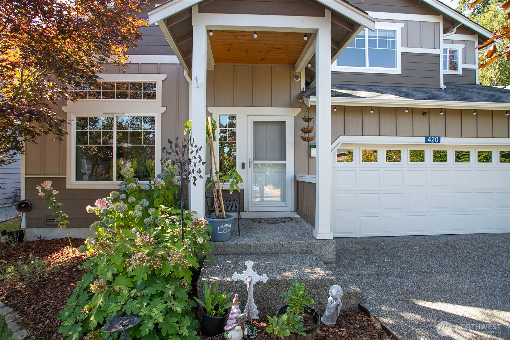 420 Barry Loop — photo