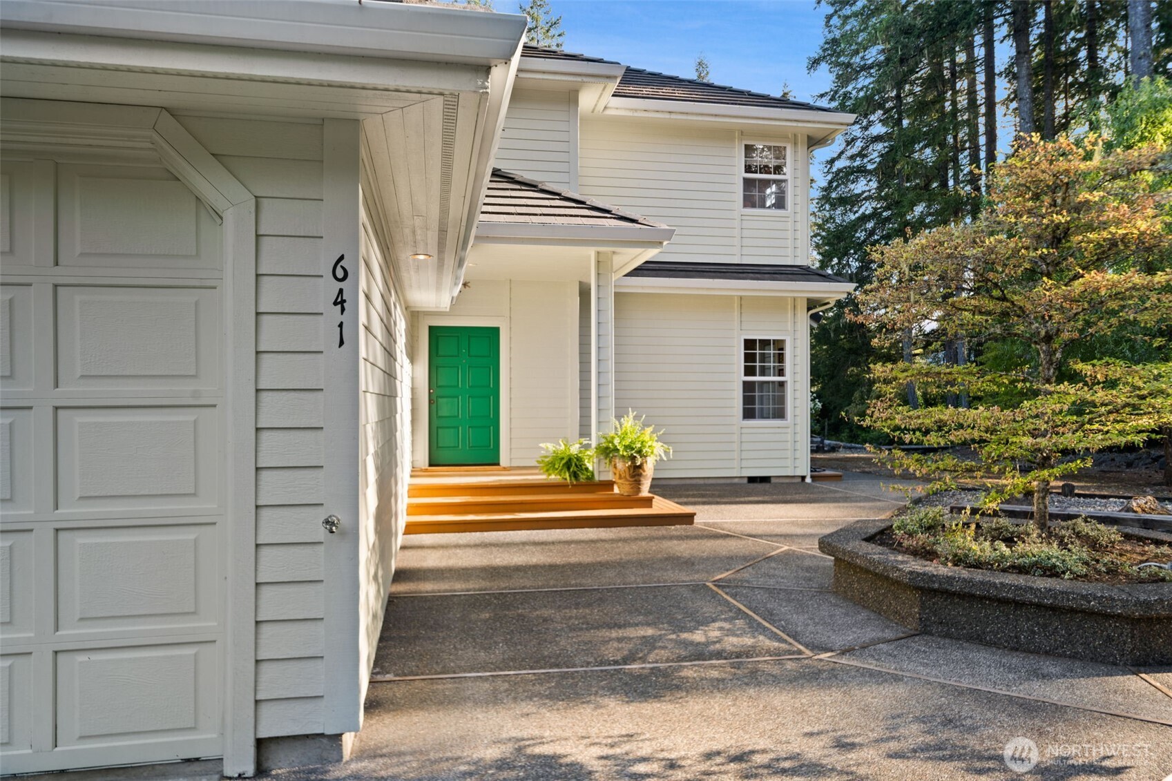 641 E Lakeshore Drive — photo