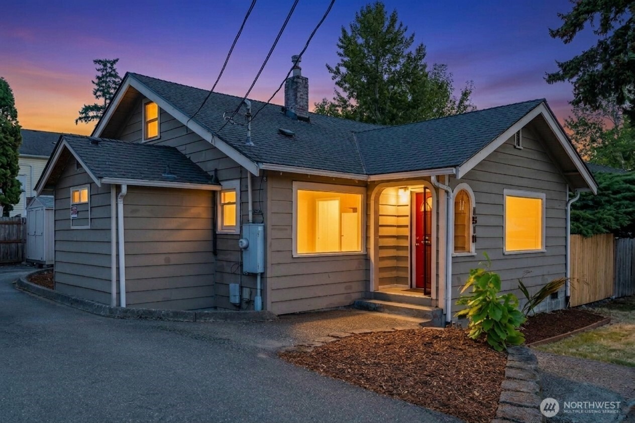 1510 E Sunset Drive — photo
