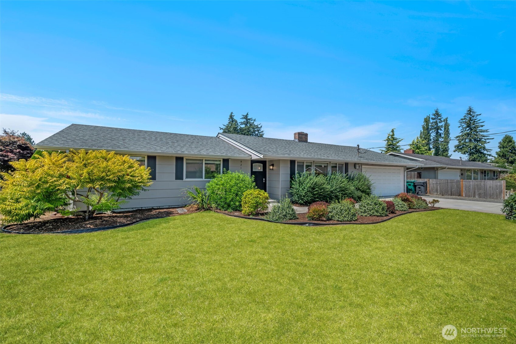 9214 46th Drive NE — photo